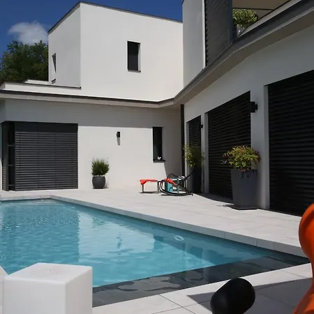 Maison Cube فندق مبيت وإفطار