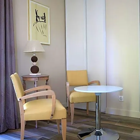 Maison Cube 3*